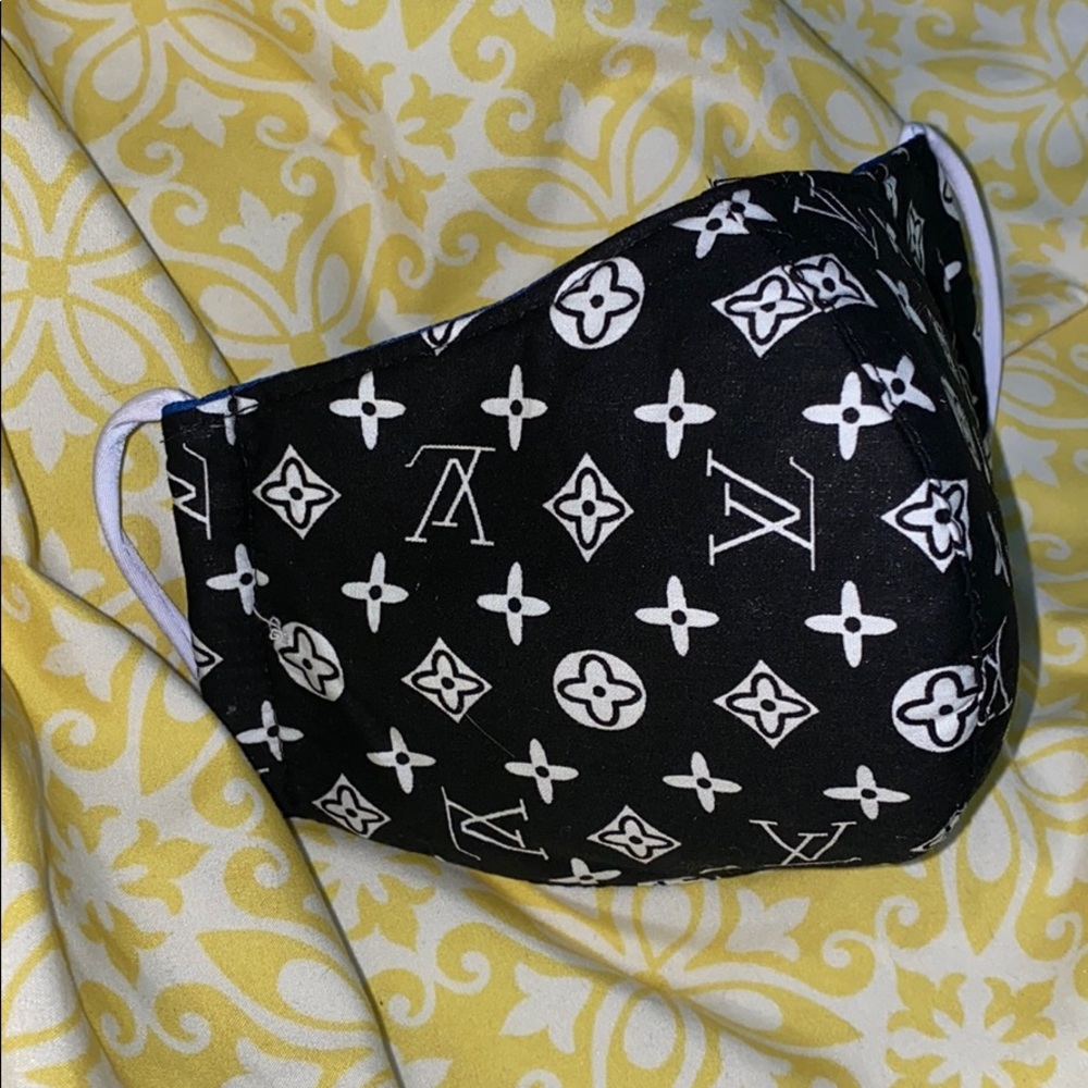 Brand new mask black white blue nWOT